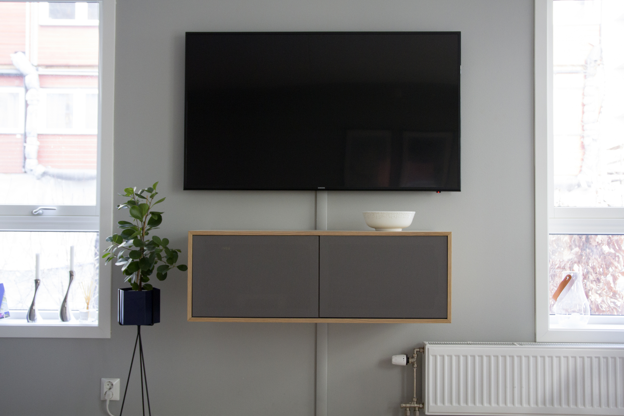 Slik monterer du tv en riktig og trygt på veggen smart ... 3 stuer